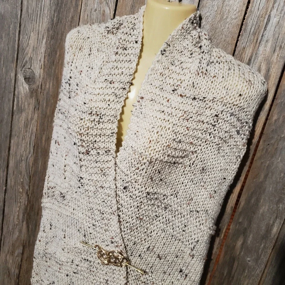 NEW Aran‎ Cream Flecked Hand Knitted Shawl Wrap Scarf Boho Hippie Cottage Artsy